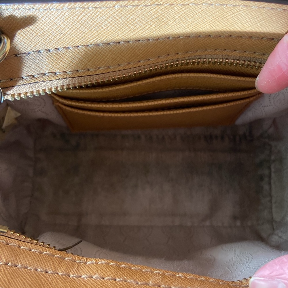 Small Michael Kors Handbag - Picture 8 of 14